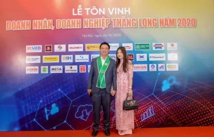 Tân Phát ETEK đón nhận huân chương Lao động Hạng Ba và bằng khen của UBND Thành Phố Hà Nội tại Lễ tôn vinh doanh nhân, doanh nghiệp Thăng Long 2020